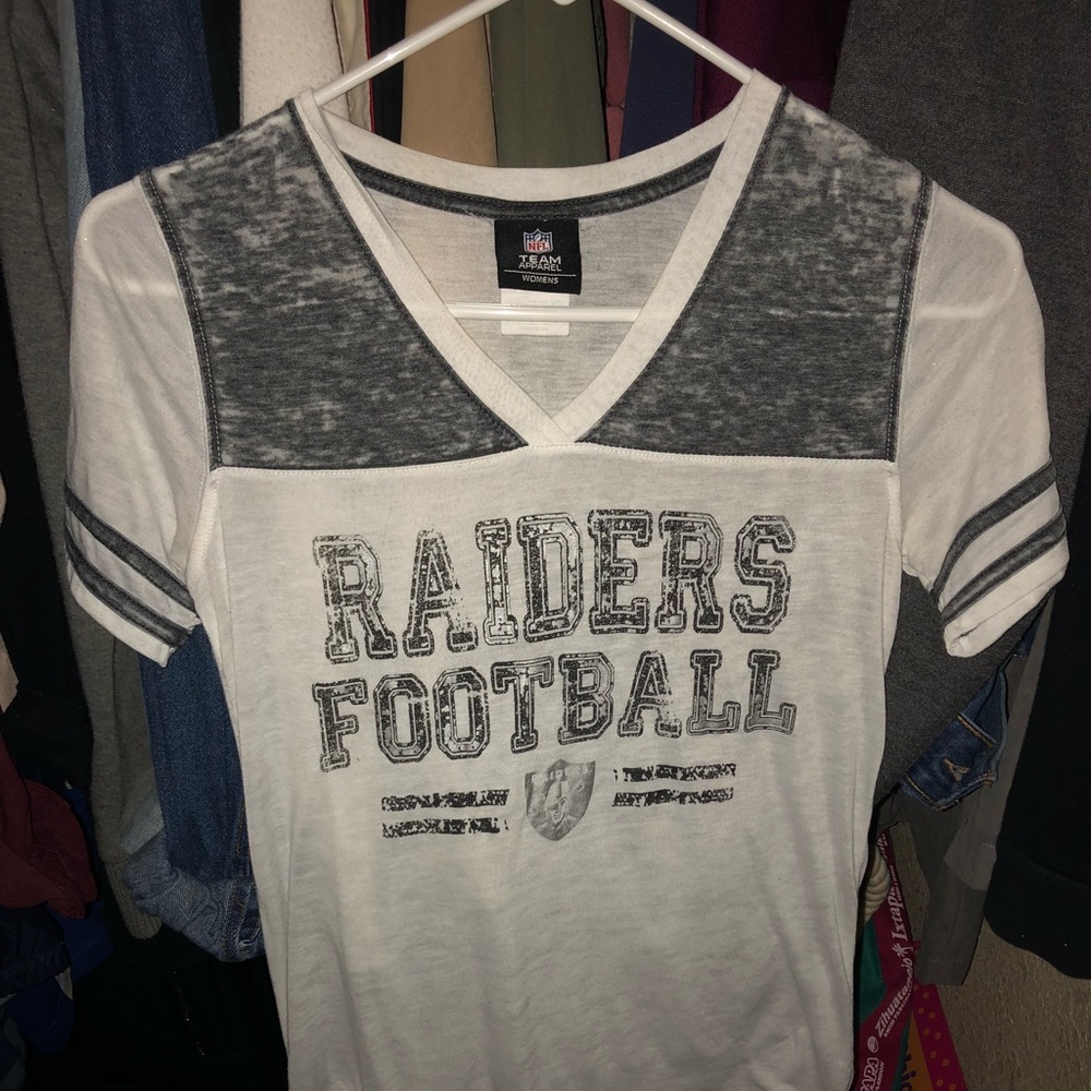 Raiders vneck